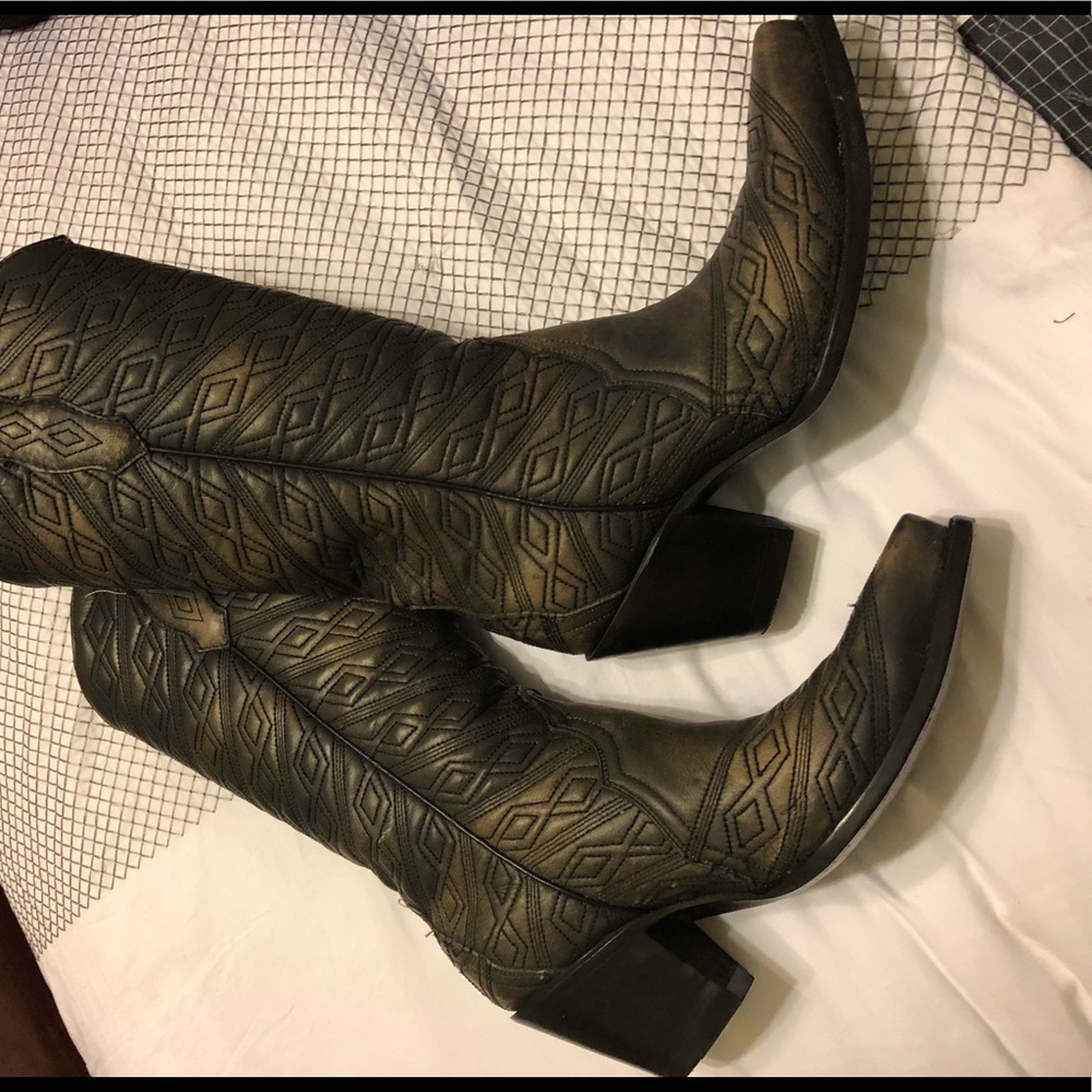 Ladies cowboy boots